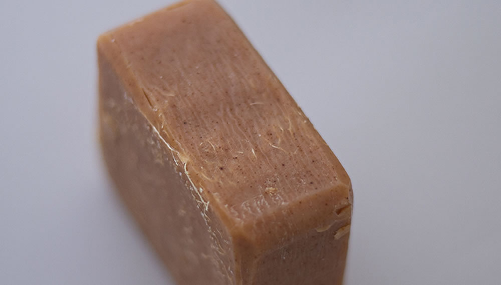 Soap with Luffa Sponge, Apricot Kernel oil & Sweet Paprika, 100g