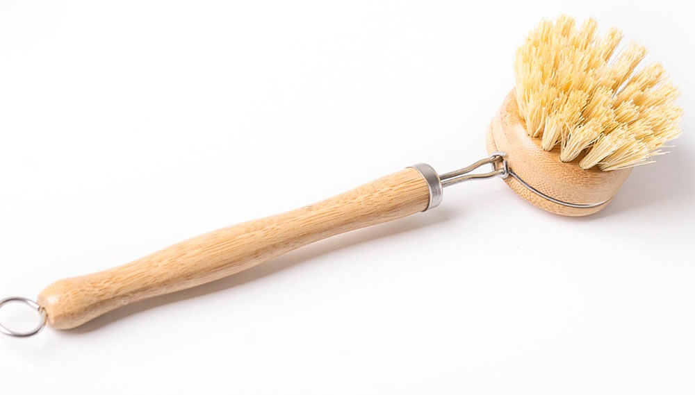 Minimal List, Bamboo Dish Brush with Sisal Bristles